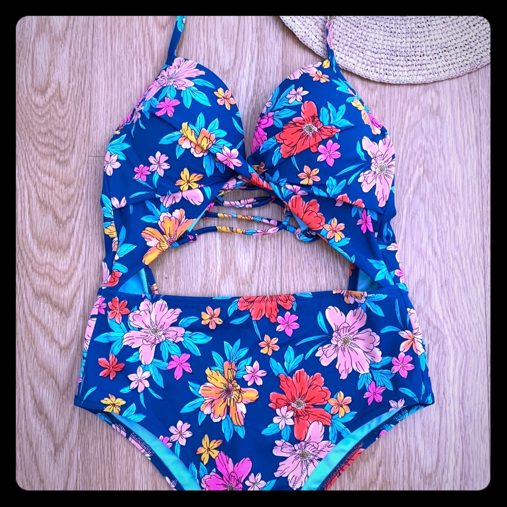 Shade and shore one piece in 34B